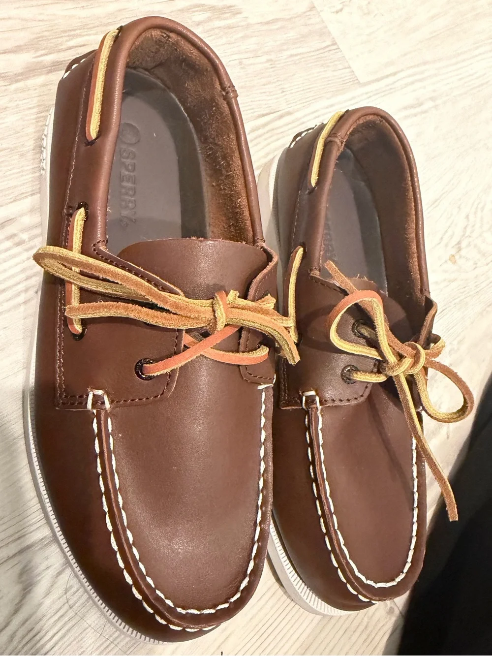 Sperry Authentic Original 2-Eye Leather Boat Shoe 4M